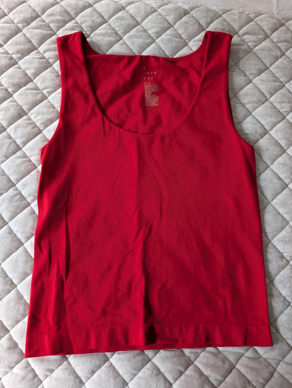 LIKE NEW A New Day Seamless Scoop Neck Tank Top, Red, Size Medium